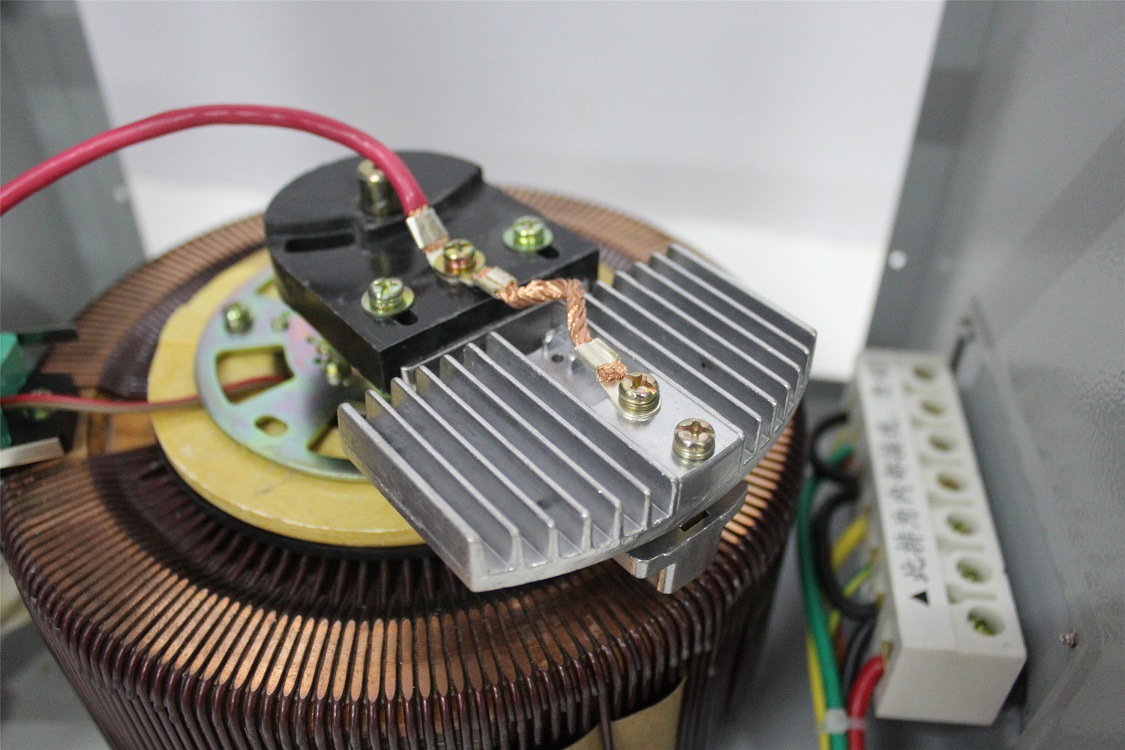 如何正確選擇穩(wěn)壓器種類及大??？